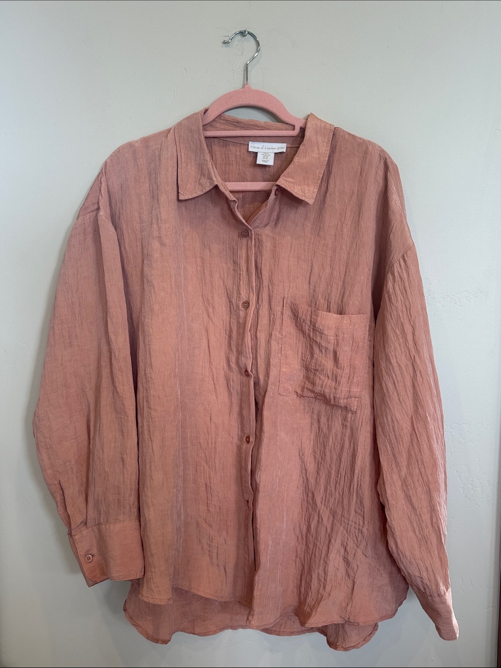 House of Harlow 1960 Satin Crinkle Button Down Shirt in Salmon size XL